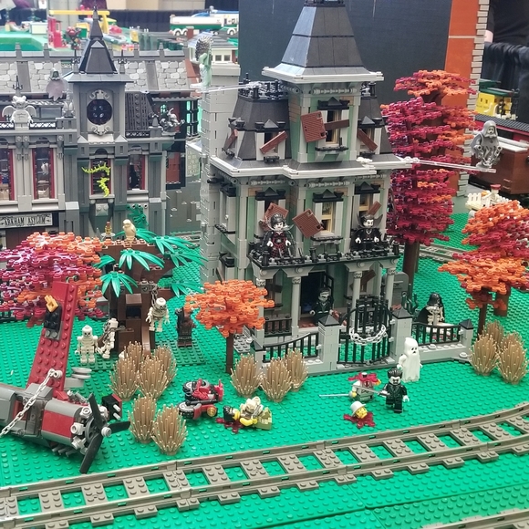 Meet your Posher, Simone - Picture 2 of 2